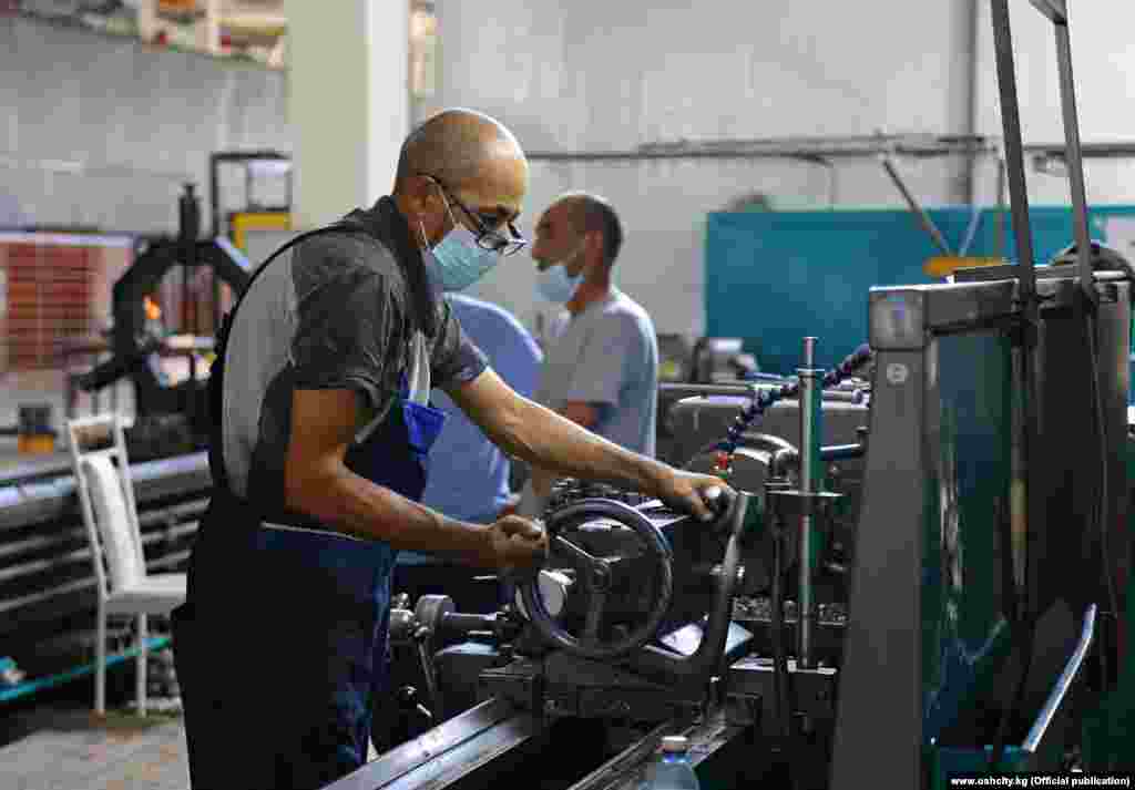 Өндүрүштүк ишке Түркиядан жана Орусиядан да адистер тартылган.