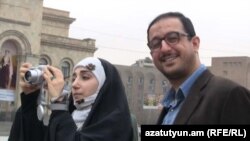دو توریست ایرانی در ایروان، پایتخت ارمنستان