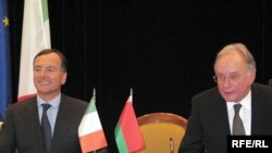 Франка Фратыні і Сяргей Мартынаў у Менску, 30 верасьня, 2009