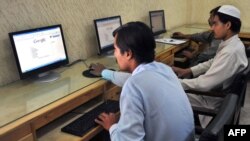 Pakistanly internet ulanyjylar, Peşawar.