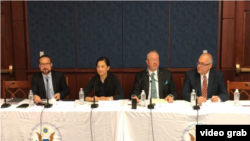 Участники брифинга в Вашингтоне - Еверетт Прайс (Хельсинкская комиссия), Эрика Марат, Энтони Бойер, Марк Бехрендт (справа налево).