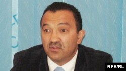 Орзубек Назаров.