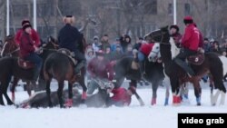 Көк бөрү оюну. Иллюстрациялык сүрөт.