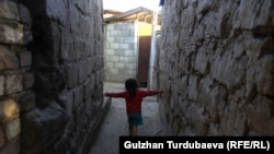 Один из жилмассивов близ Бишкека.