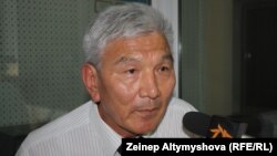 Өмүрбек Абдырахманов.