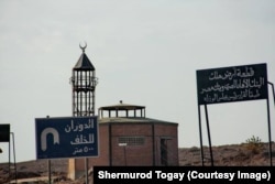 Придорожная мечеть в Египте.