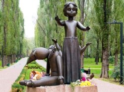 Пам'ятник дітям, розстріляних у Бабиному Яру