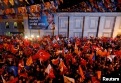 АК партиянын тарапкерлери. Стамбул, 24-июнь, 2018-жыл.