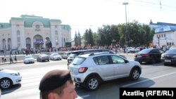 Мәҗит Гафури театры янында