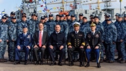 Екіпажі «айлендів», Джозеф Пеннінгтон, заступник міністра оборони Анатолій Петренко, командувач ВМСУ Юрій Воронченко