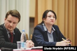 Намесьніца кіраўніка адміністрацыі Фрунзенскага раёну Ірына Савіцкая (справа)