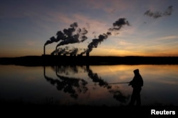 Польшанын Белхатув жылуулук электр станциясы Европадагы көмүр менен иштеген эң чоң ЖЭС (ТЭЦ). 31-октябрь 2013