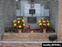 Сәяси корбаннар истәлегенә куелган һәйкәл