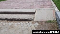 Ugruna seredilmeýän panduslar