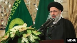 ابراهیم رئیسی پس از مرگ عباس واعظ طبسی عهده‌دار تولیت آستان قدس رضوی شد