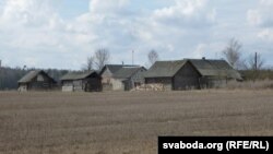 Сядзібы вяскоўцаў выглядаюць нібы хутары