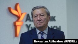 Жыпар Жекшеев.