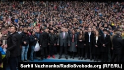 Зеленский тарап 14-апрелде дебат эмес, Порошенконун "үгүт өнөктүгү болду" деп билдирди