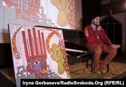 Barbudaz во время презентации своего проекта