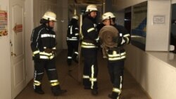 Работают пожарные