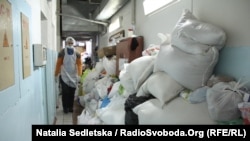 В коридорах – склад крупи, борошна, локшини