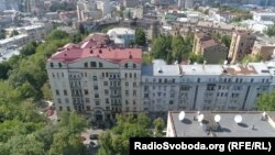 Будинок на вулиці Шовковичній, де орендує квартиру Грановський