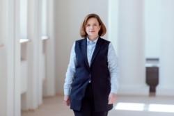 Люомира Мандзій не змогла, на думку Іванни Коберник, налагодити ефективну комунікацію між МОН та освітньою спільнотою і суспільством