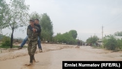 Ош облусунда жүргөн селдин бири. Архивдик сүрөт.