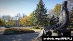 Помнік Сімяону Полацкаму ў Полацку, архіўнае фота 2016 году.