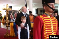 Лукашэнкі на пахаваньні Чавэса