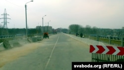 Аўтамабільны мост-даўгабуд