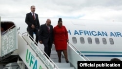 Көньяк Африка республикасы президенты Джейкоб Зума Уфа һава аланында