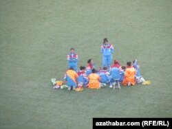 "Turman oturmaly..."