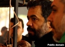 حسن میرکاظمی در کنار محمود کریمی؛ داستان هفت‌تیرکشی آنها در یک ماجرای تصادف اتومبیل جنجالی شد.