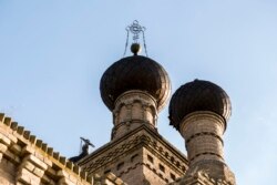 Купола старой церкви.