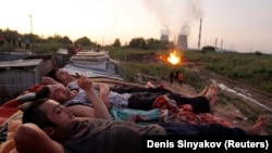 Ўзбекистондаги ишсизлик¸ иш ҳақининг пастлиги ва ошиб бораëтган инфляция тобора кўп ëшларни хориж¸ хусусан¸ Европадан иш излашга мажбур қилмоқда. Иллюстратив сурат