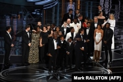 اسکار در رفت‌وآمد بین عالم هپروت و مهتاب