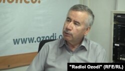 Нуриддин Қаршибоев, роҳбари Анҷумани миллии воситаҳои ахбори оммаи мустақили Тоҷикистон.