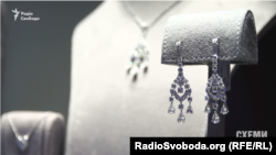 Прикраси з вітрини магазину Graff