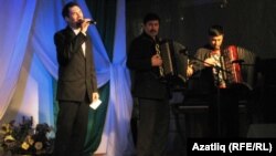 Рәиф Бәһәветдинов үз җырларын башкара