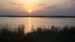 Diňle: Türkmenistanlylar, Eýrandaky suw krizisiniň arasynda, gezegiň özlerine ýetmeginden aladalanýar