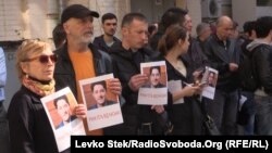 Мітинг на підтримку Віталія Каська під стінами Печерського суду. 14 квітня 2016 року