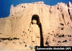  Бамияндагы Будданын аскага оюлган айкели. Ооганстан. 28.11.1997.