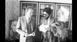 علیرضا نوری‌زاده در کنار شاپور بختیار