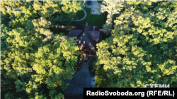 Будинок під Києвом, оформлений на доньку Жербицького