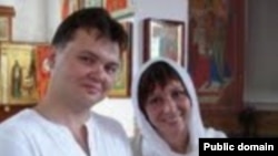 Бобур Солиев ўлдирган Елена ва унинг ўғилчаси Станислав билан.