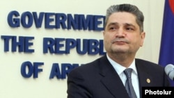Armenia - Prime Minister Tigran Sarkisian at a news briefing in his Yerevan office, 3Apr2012.
