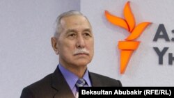 Орозбек Молдалиев.