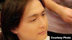 Живущий в Китае певец Арай Айдархан.