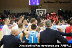 Збірна України після перемоги в Австрії